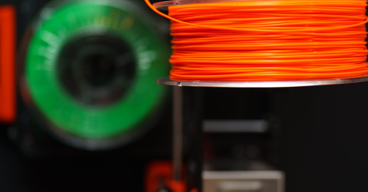 3D printing filaments stored in sealed containers with humidity indicators