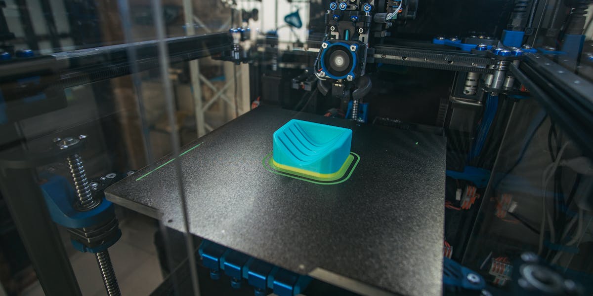 Rapid prototyping 3D printing process illustration